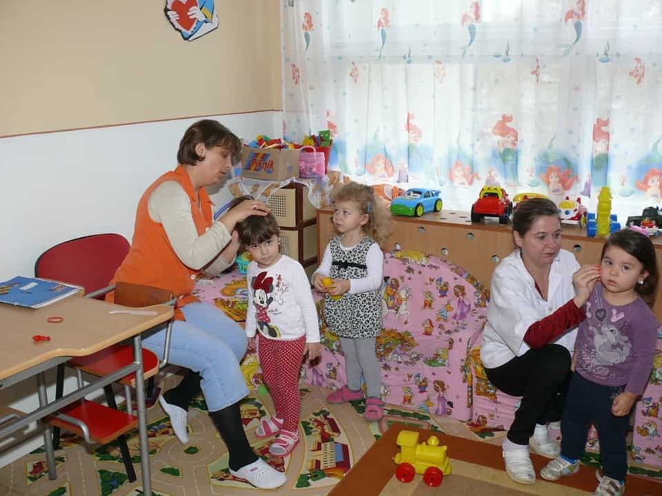 Como é o Trabalho de um Auxiliar De Creche