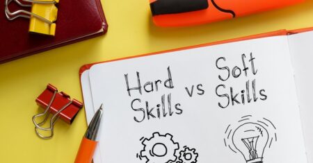 Hard e Soft Skills: O que são, importância e como desenvolver